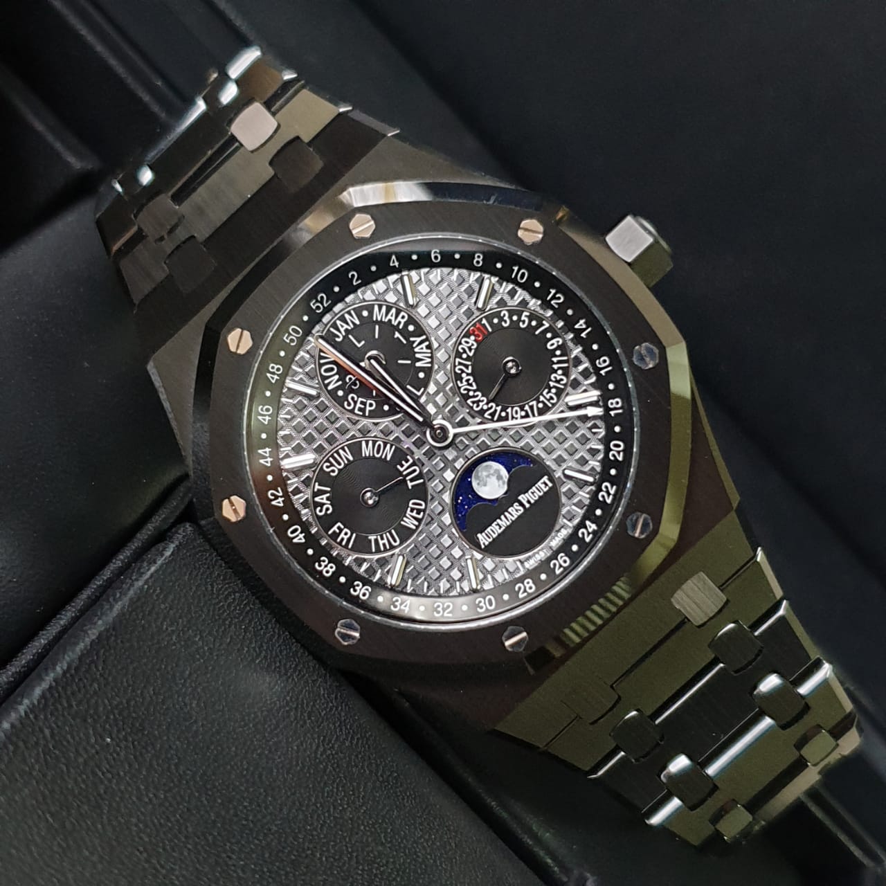 Audemars Piguet Royal Oak Perpetual Calendar 41 mm 26579CE.OO.1225CE.01