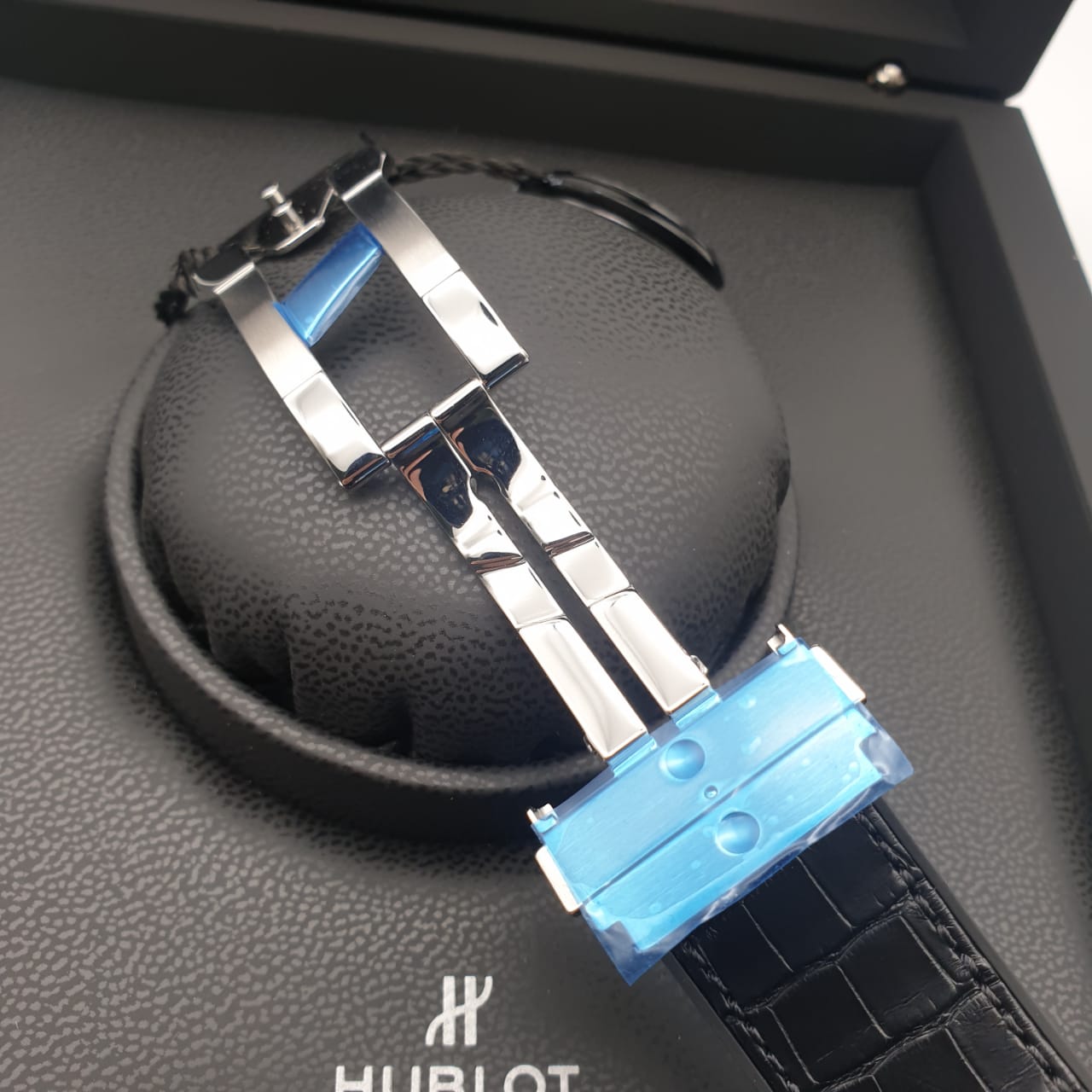 Hublot Classic Fusion Chronograph Titanium 45 mm 521.NX.1171.LR