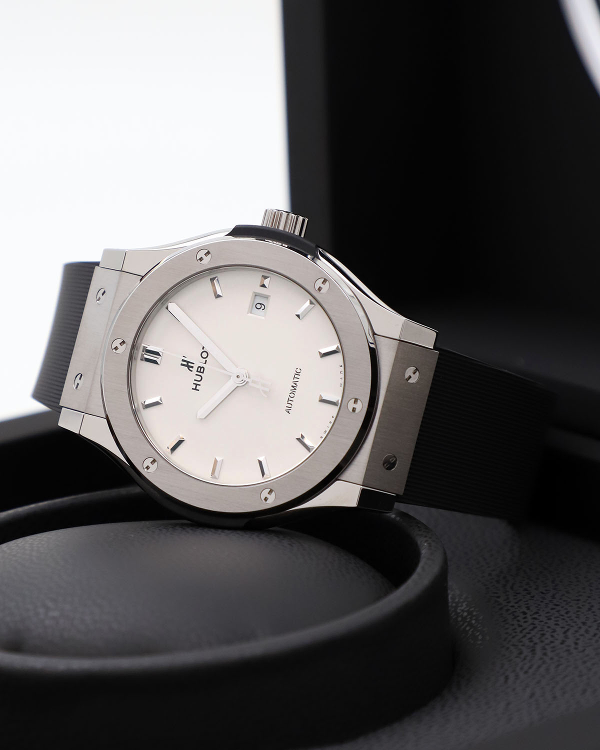 Hublot Classic Fusion Titanium Opalin 42 mm 542.NX.2611.RX