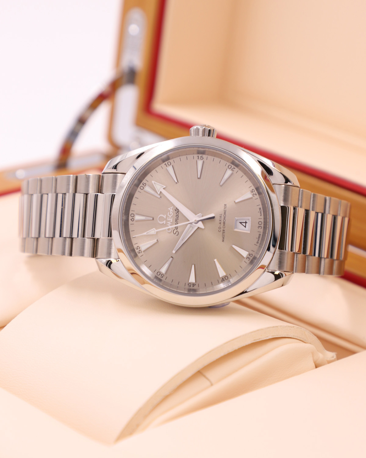 Omega Seamaster Aqua Terra 150M Co-Axial Master Chronometer 38 mm 220.10.38.20.09.001