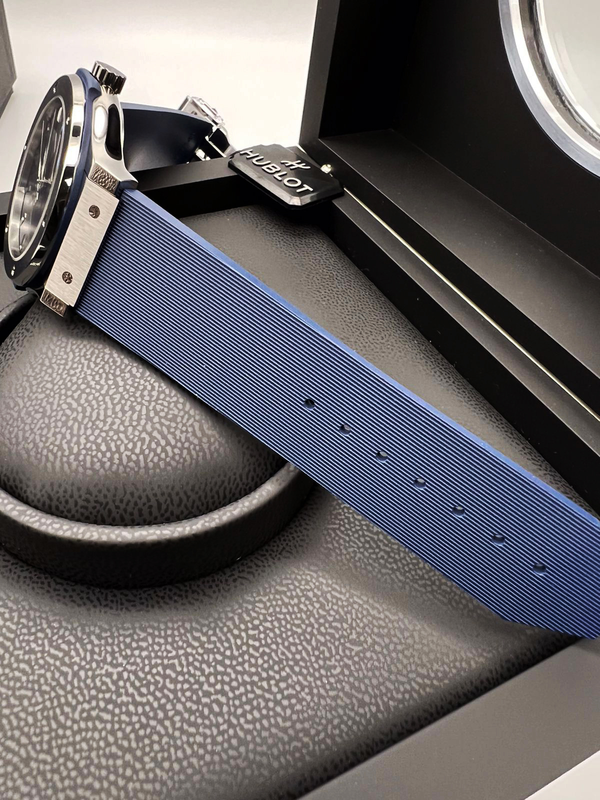 Hublot Classic Fusion Titanium Blue 45 mm 511.NX.7170.RX