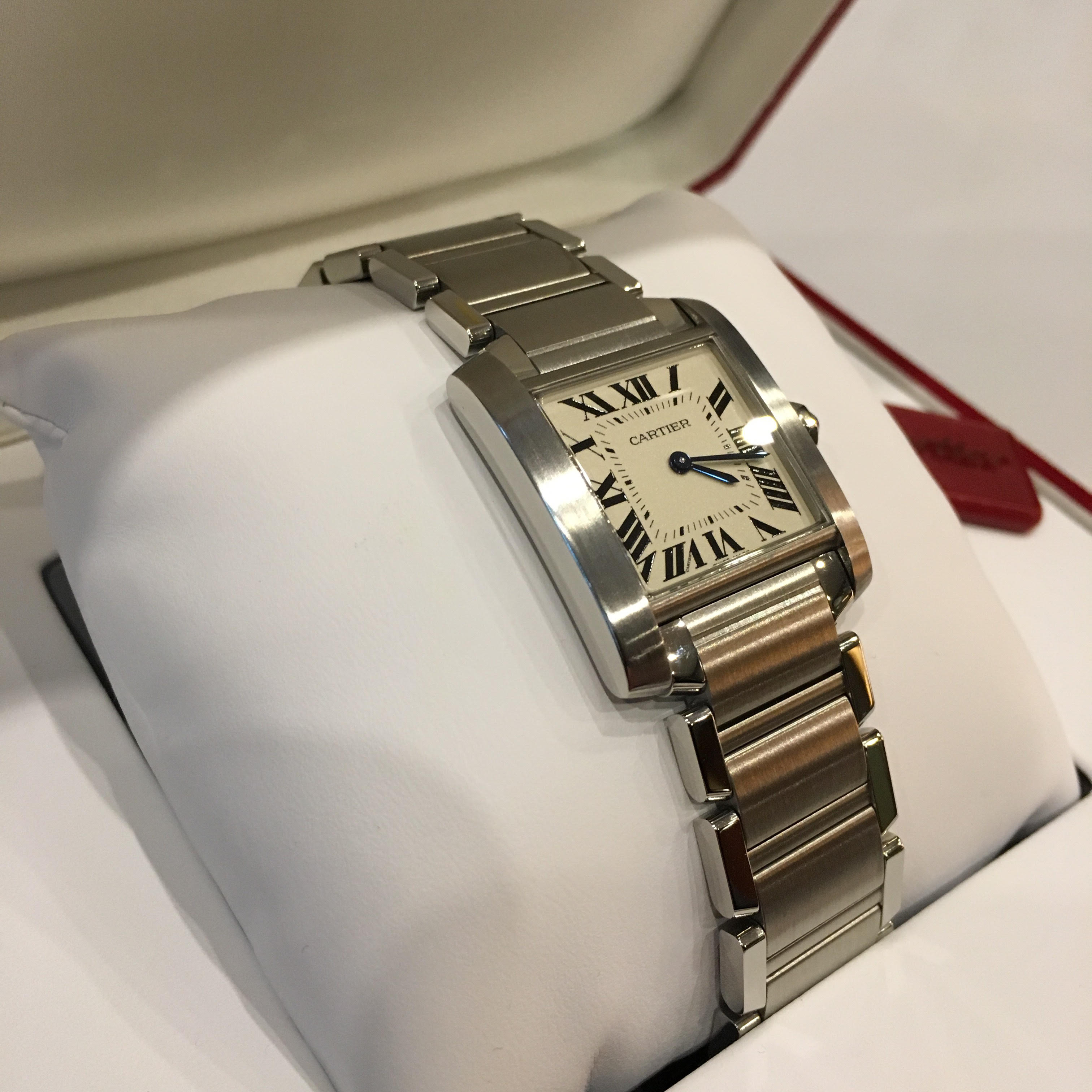 Cartier Tank Francaise Medium Ladies 30 x 25 mm WSTA0005