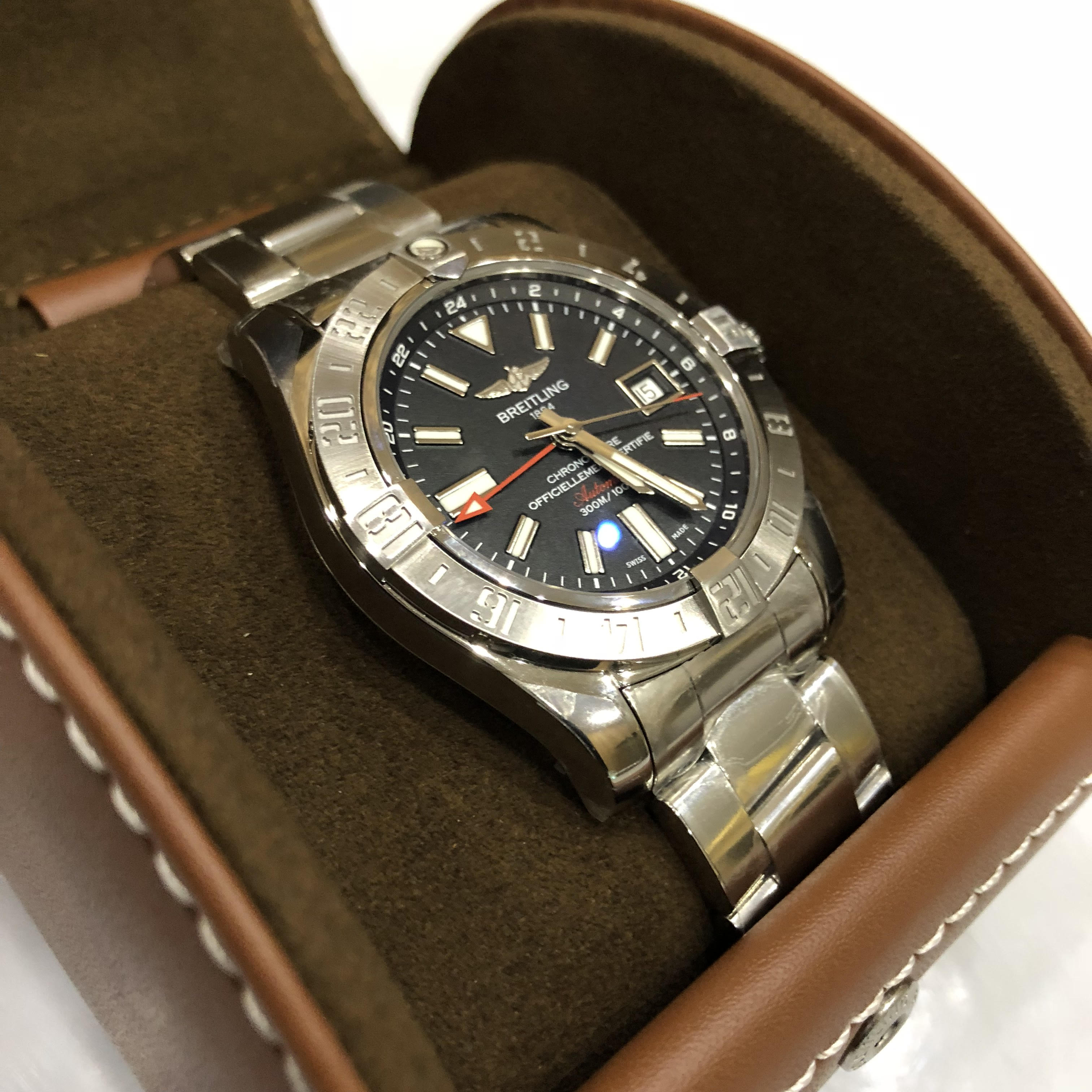 Breitling Avenger II GMT 43 mm  A3239011/BC35/170A
