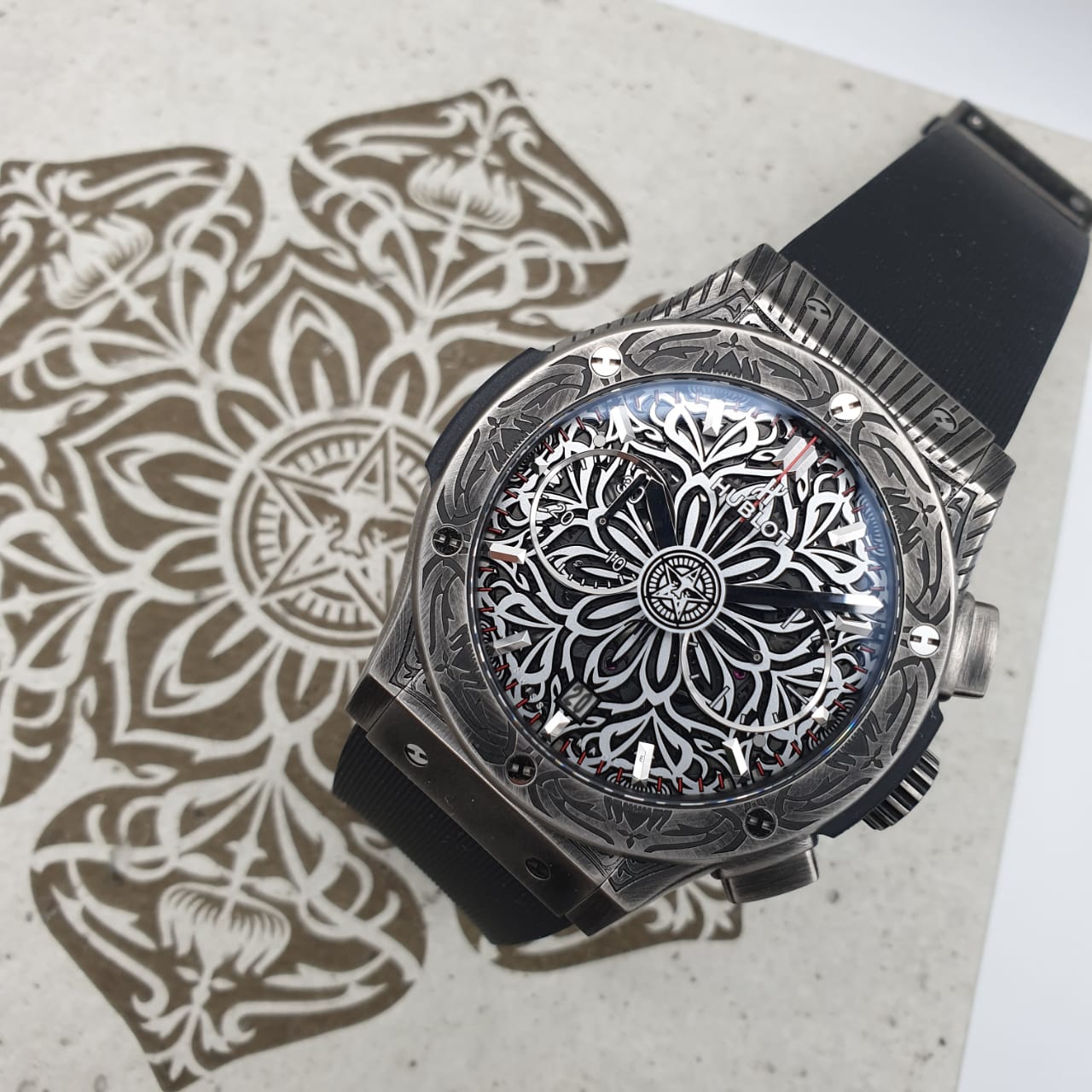 Hublot Classic Fusion Shepard Fairey 45 mm 525.NX.0137.RX.SHF21