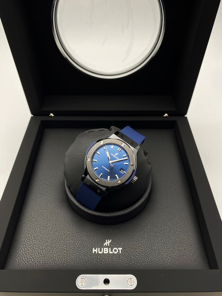 Hublot Classic Fusion Ceramic Blue 38 mm 565.CM.7170.RX