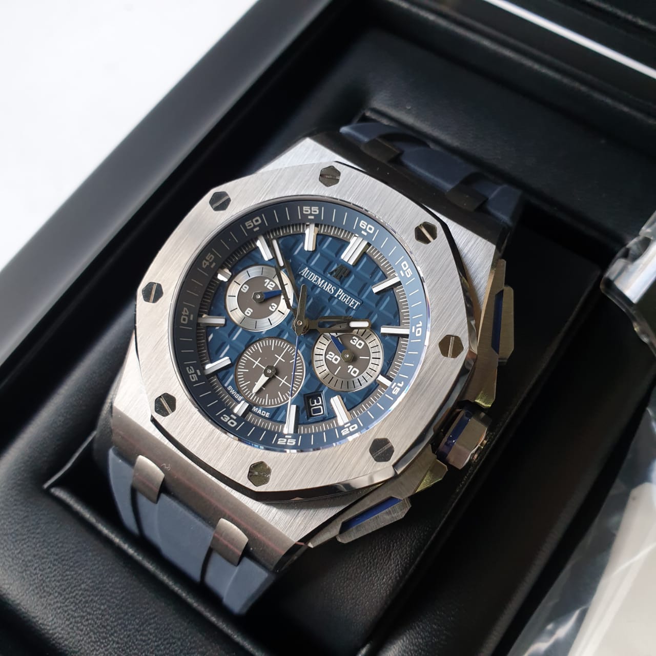 Audemars Piguet Royal Oak Offshore Selfwinding Chronograph 42 mm 26480TI.OO.A027CA.01