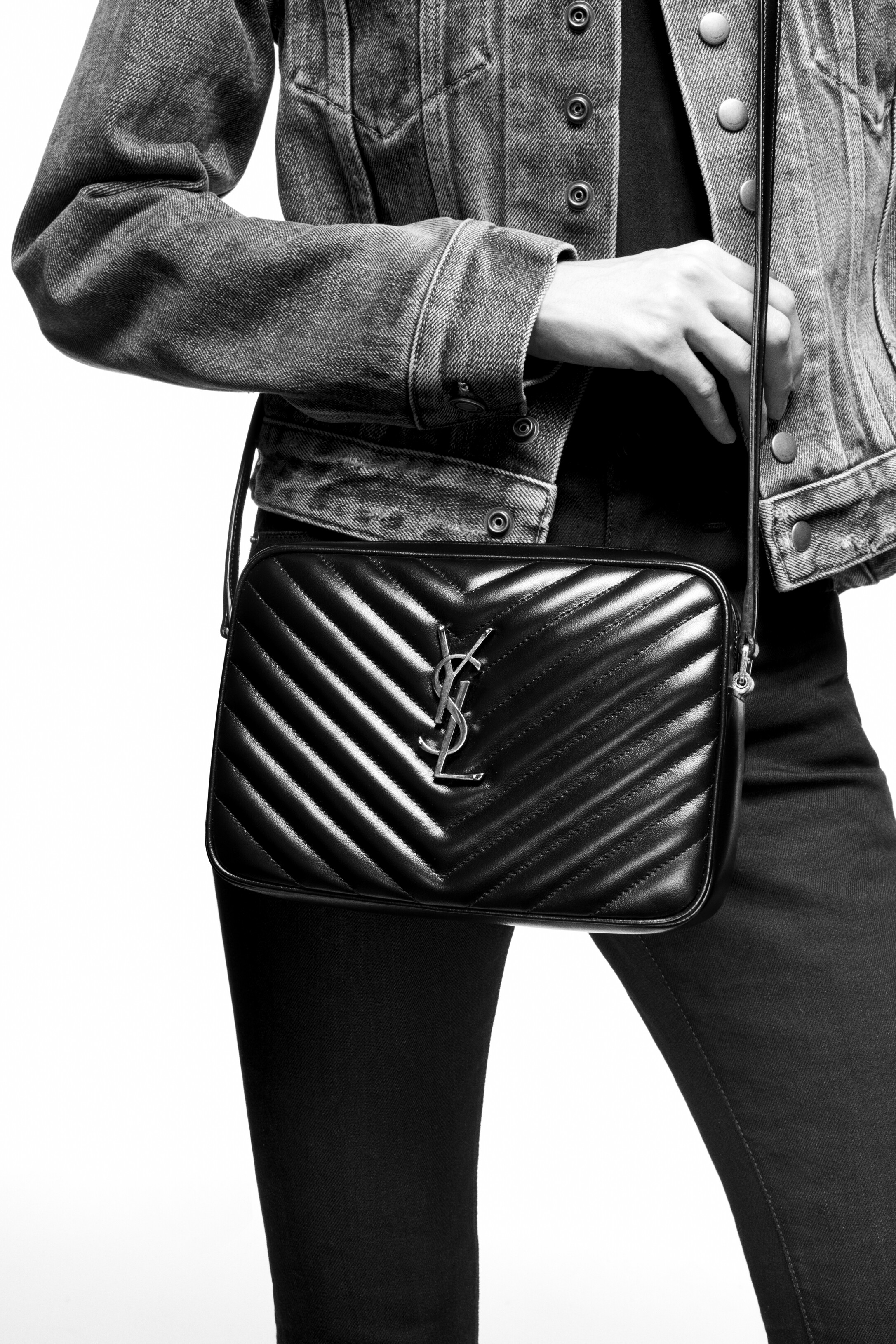 Сумка Saint Laurent Lou Camera Bag In Quilted Leather