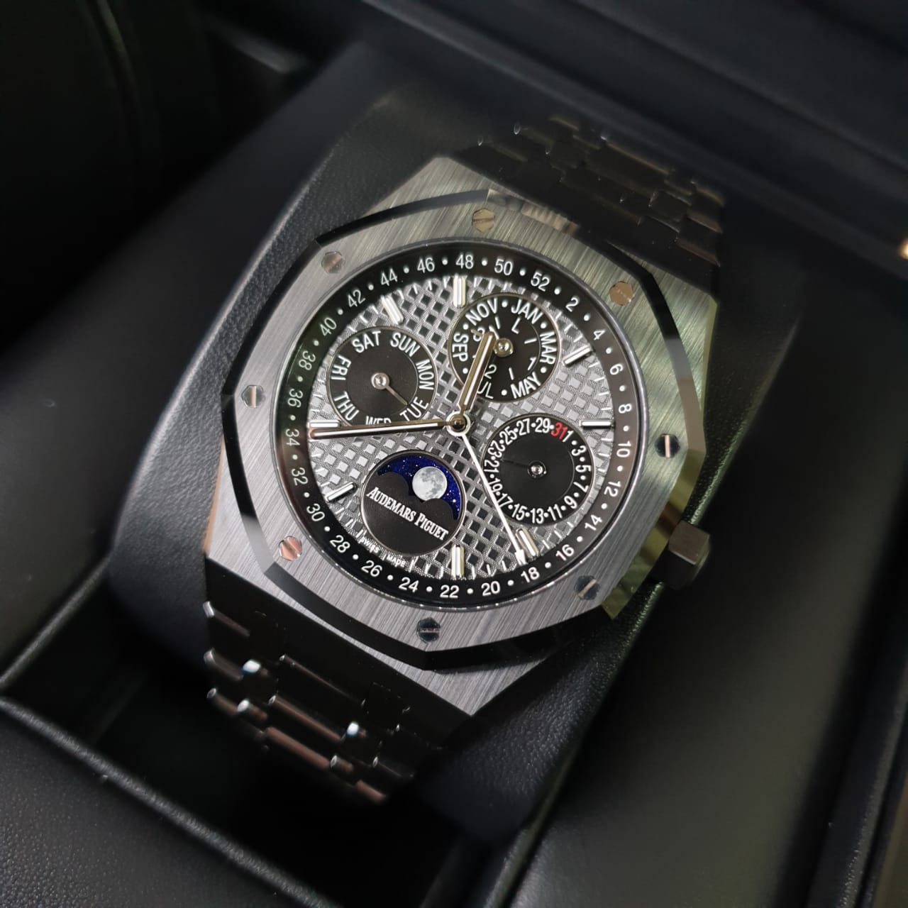 Audemars Piguet Royal Oak Perpetual Calendar 41 mm 26579CE.OO.1225CE.01