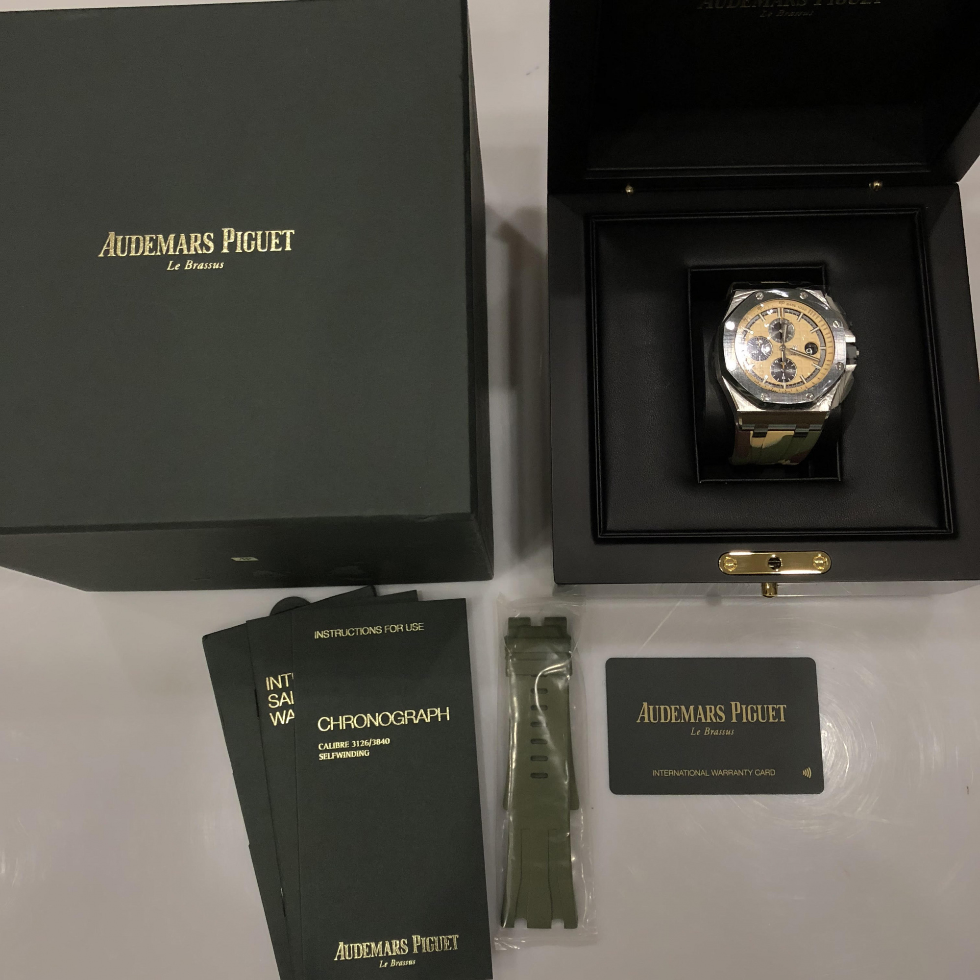 Audemars Piguet Royal Oak Offshore Selfwinding Chronograph 44 mm 26400SO.OO.A054CA.01