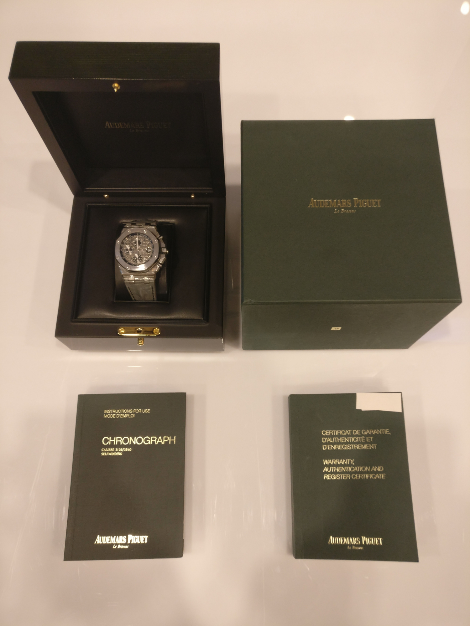 Audemars Piguet Royal Oak Offshore Chronograph 42 mm 26470ST.OO.A104CR.01