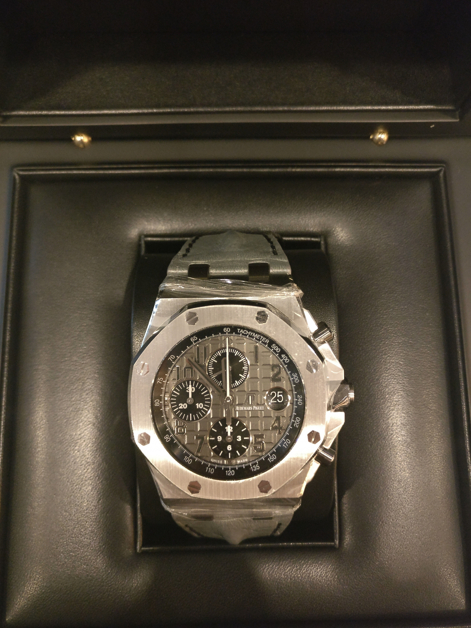 Audemars Piguet Royal Oak Offshore Chronograph 42 mm 26470ST.OO.A104CR.01