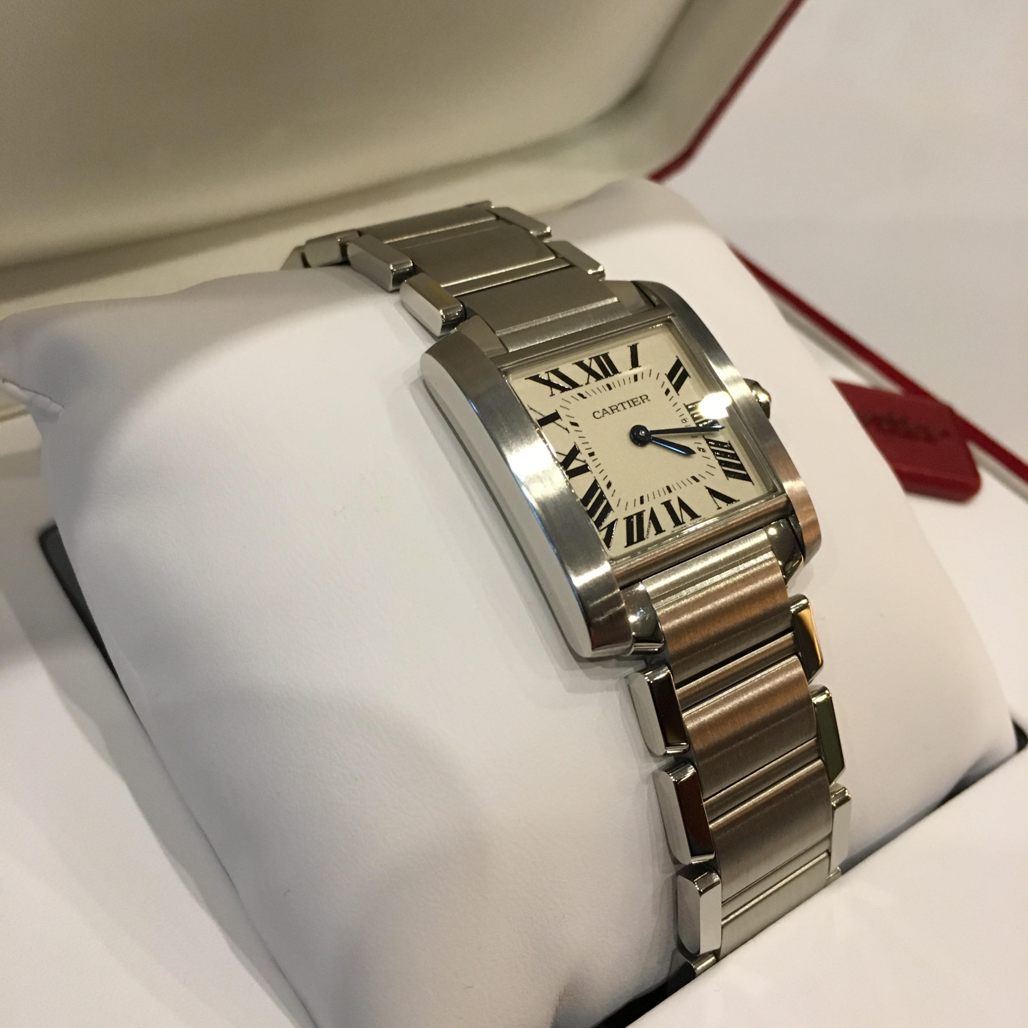 Cartier Tank Francaise Medium Ladies 30 x 25 mm WSTA0005