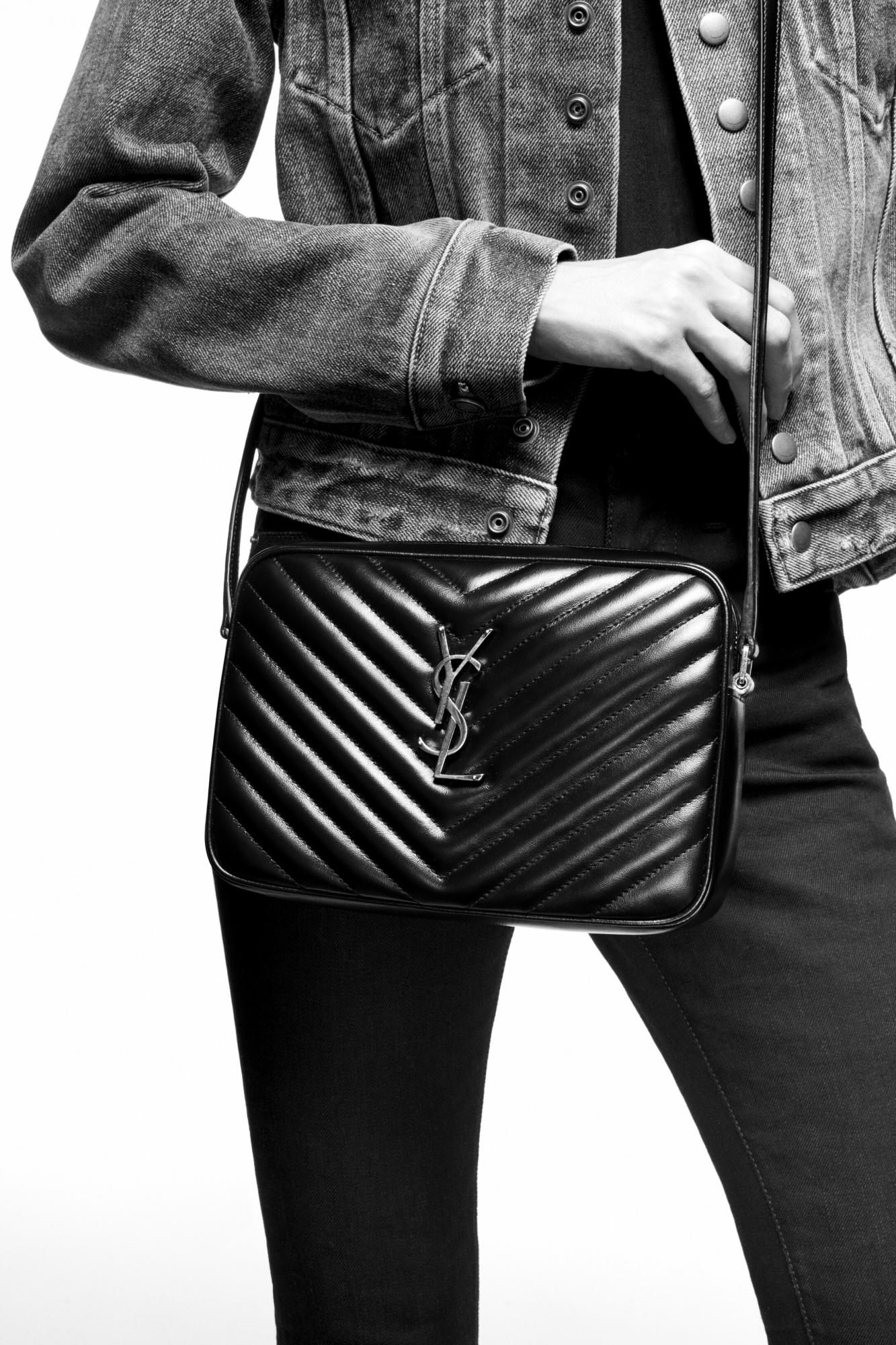 Сумка Saint Laurent Lou Camera Bag In Quilted Leather